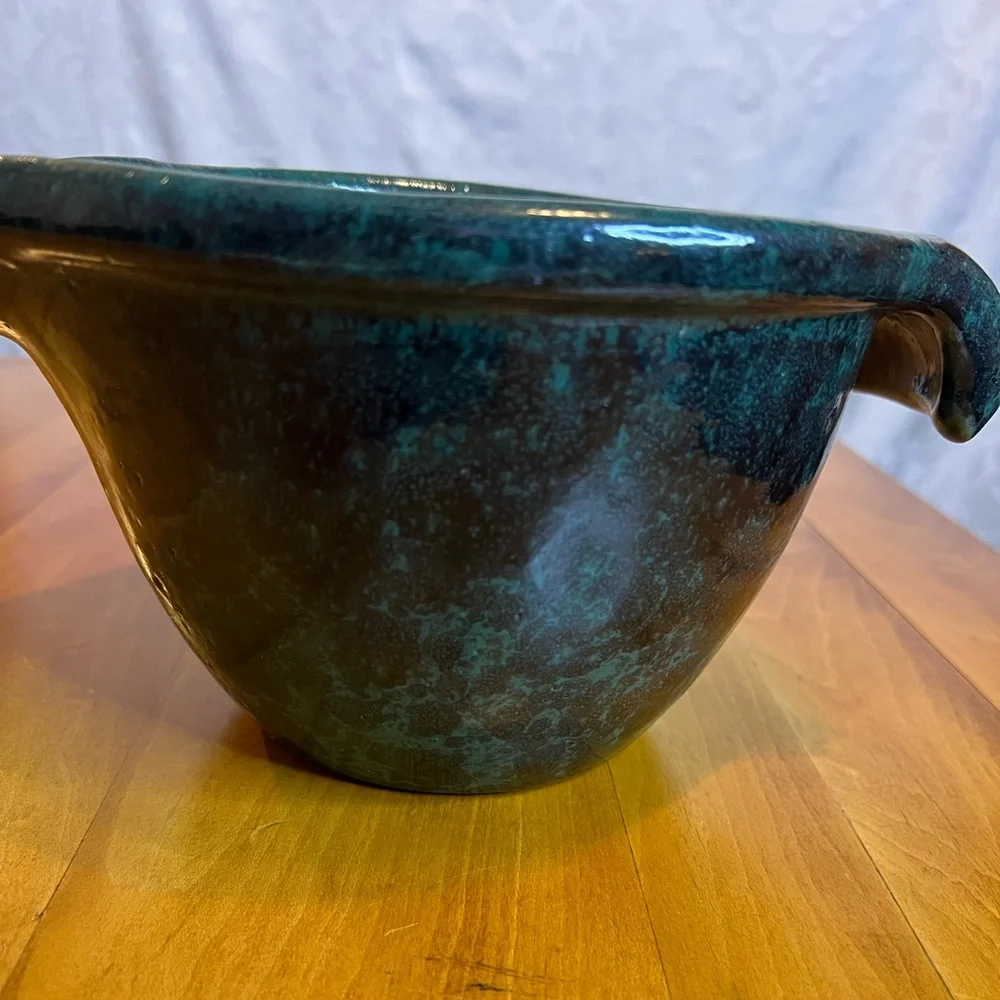 Bennington Potters Vermont 1880 Green Glazed Pottery Mixing‎ Bowl Spout Handle